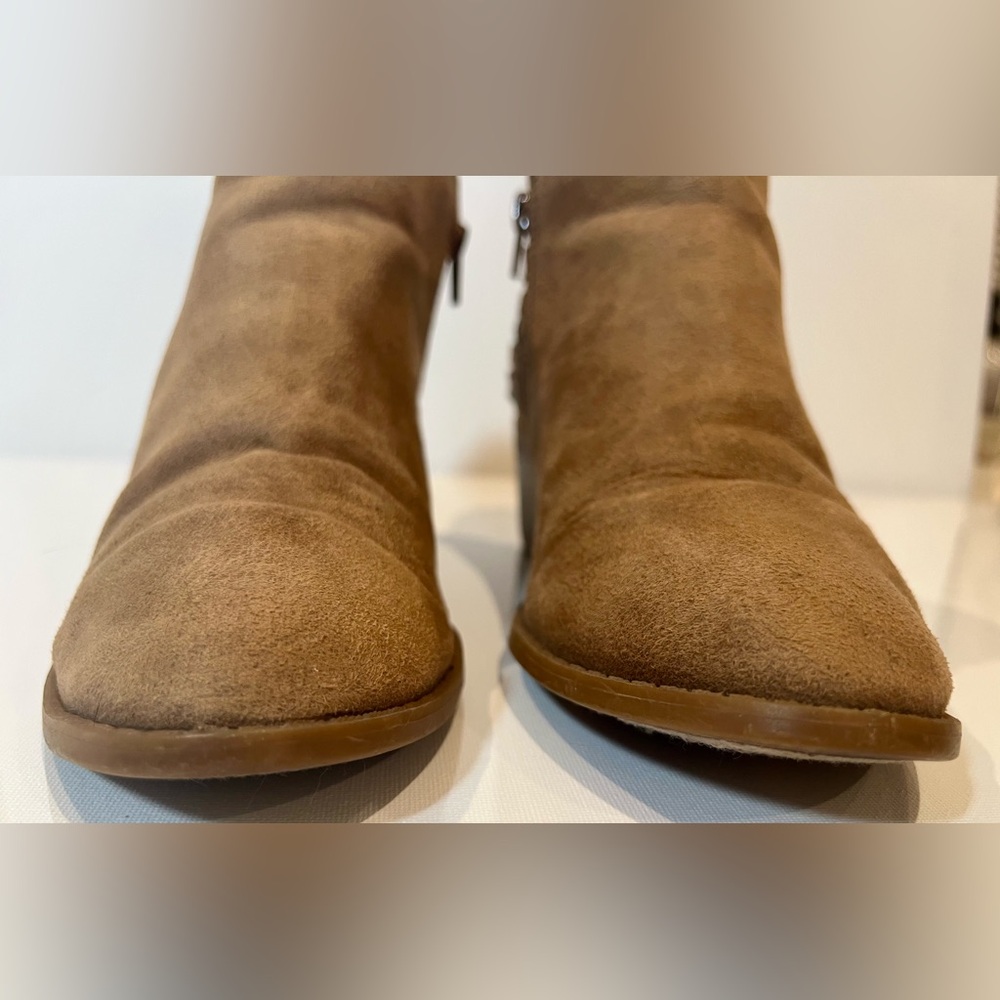 Fergalicious BRAWN Brown Tan Booties Heel Size 7 Zip Up - Picture 5 of 10